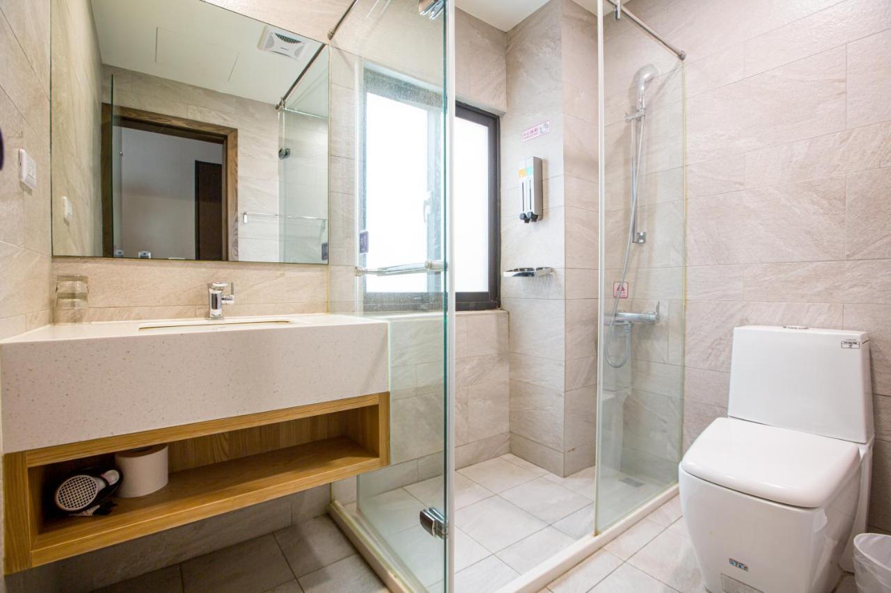 Easylazy Inn Taichung Luaran gambar
