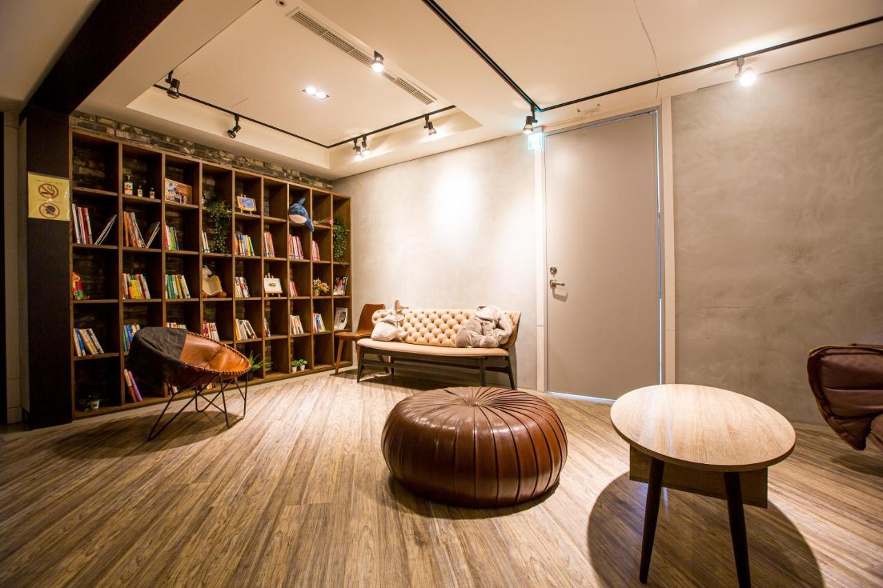 Easylazy Inn Taichung Luaran gambar