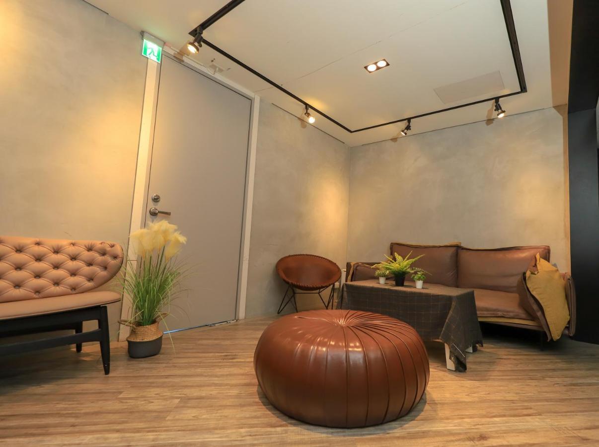 Easylazy Inn Taichung Luaran gambar